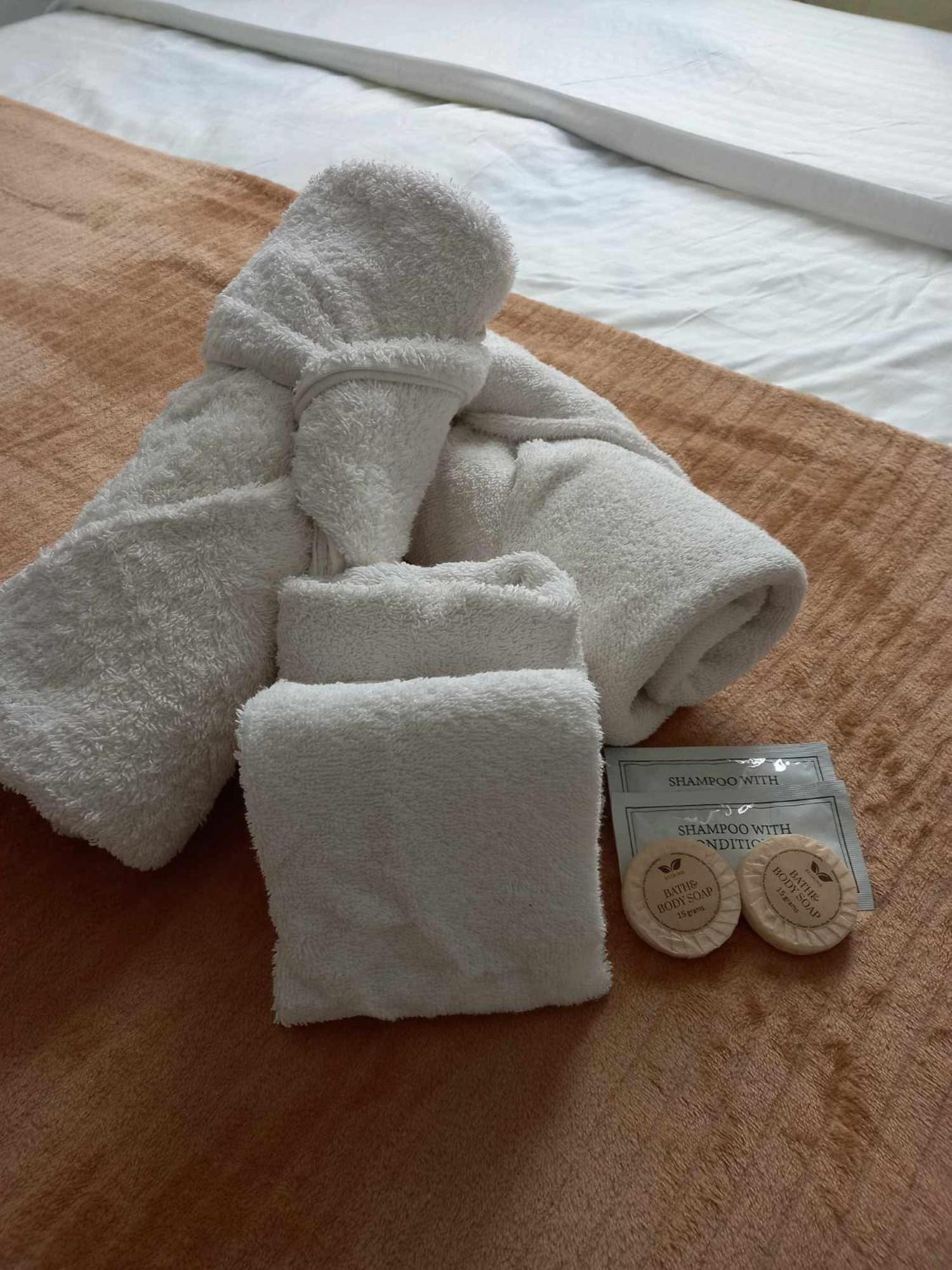 Beacon Makati Condo Free Pool Access Free Wifi 100Mbps & Free Netflix 마닐라 외부 사진