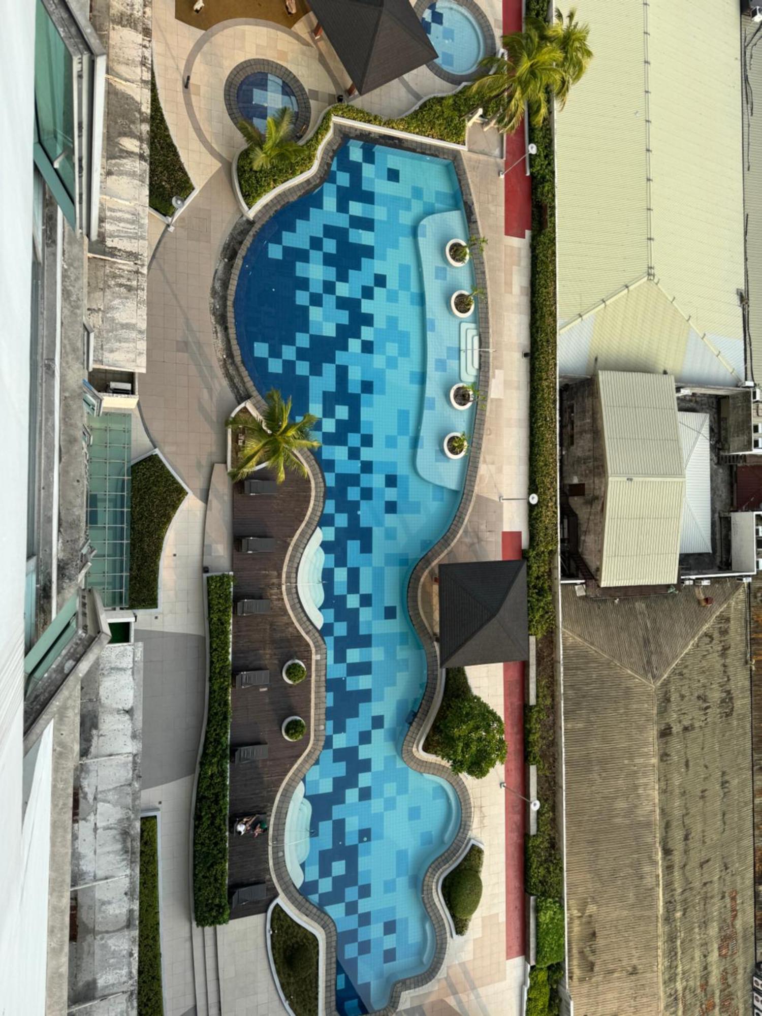 Beacon Makati Condo Free Pool Access Free Wifi 100Mbps & Free Netflix 마닐라 외부 사진